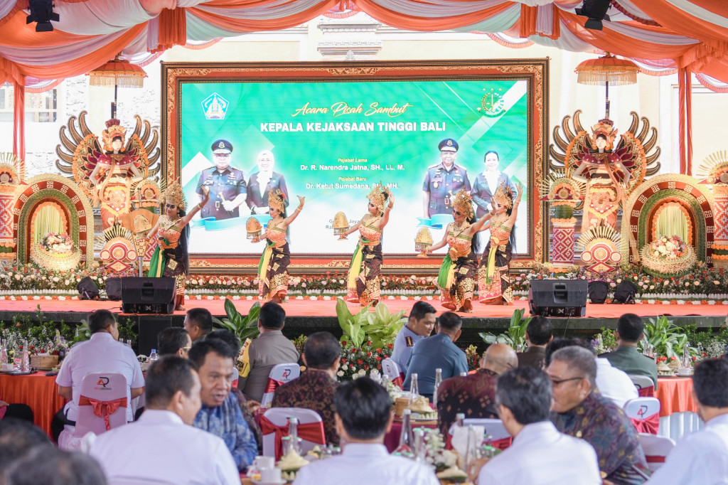 Pisah Sambut Kepala Kejaksaan Tinggi Bali  Bupati Giri Prasta : Kami Bangga Kejati Bali Dipimpin Oleh Putra Daerah